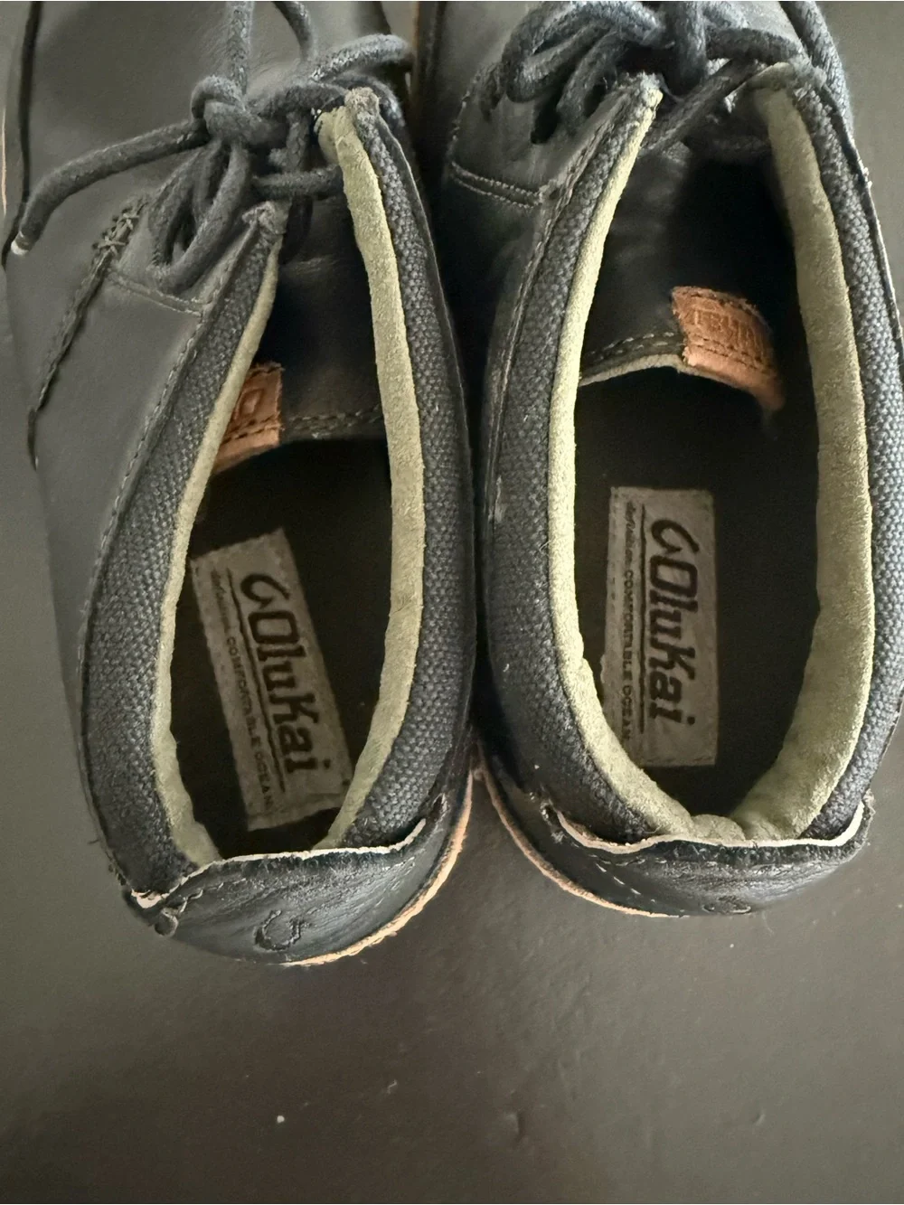 Olukai kamuela black leather chukka boots size